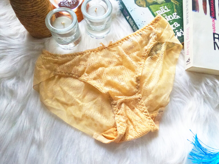 đồ lót ren kem