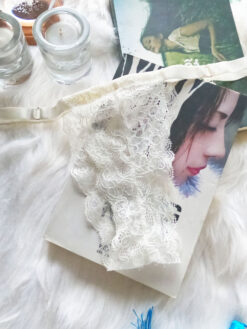 quần lót string trắng